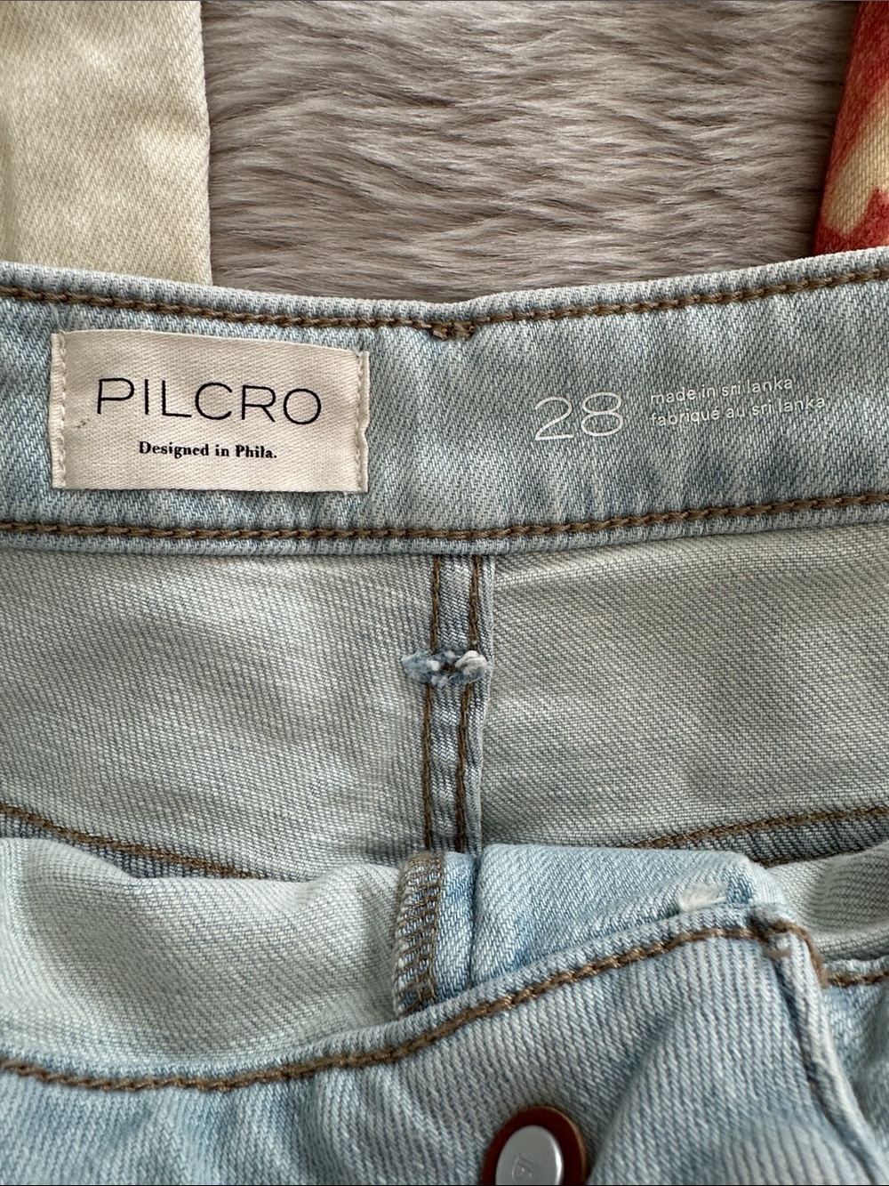 Anthropologie Pilcro Rylan Floral Relaxed High-Rise Flare Jeans - Picture 9 of 11